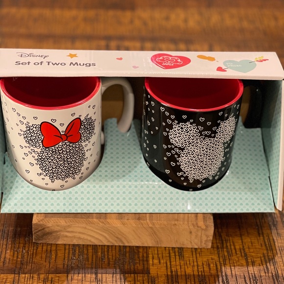 DISNEY set of mugs - Picture 1 of 3